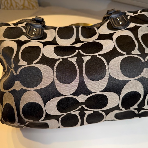 Coach Black and Cream Shoulder Bag - Picture 3 of 12